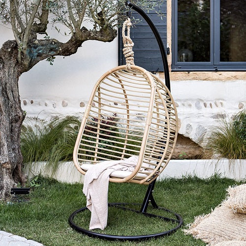 Du mobilier de jardin pour fêter le printemps : oui aux salons et meubles de jardin !