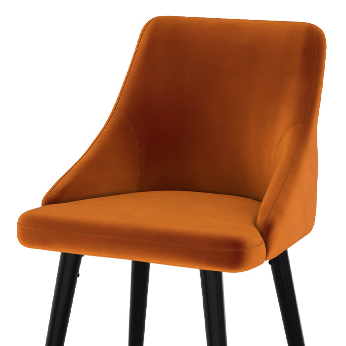 chaise de bar assise en velours orange pieds metal noir aristote