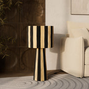 grande lampe rayee noire et beige en feuille de palmier solea