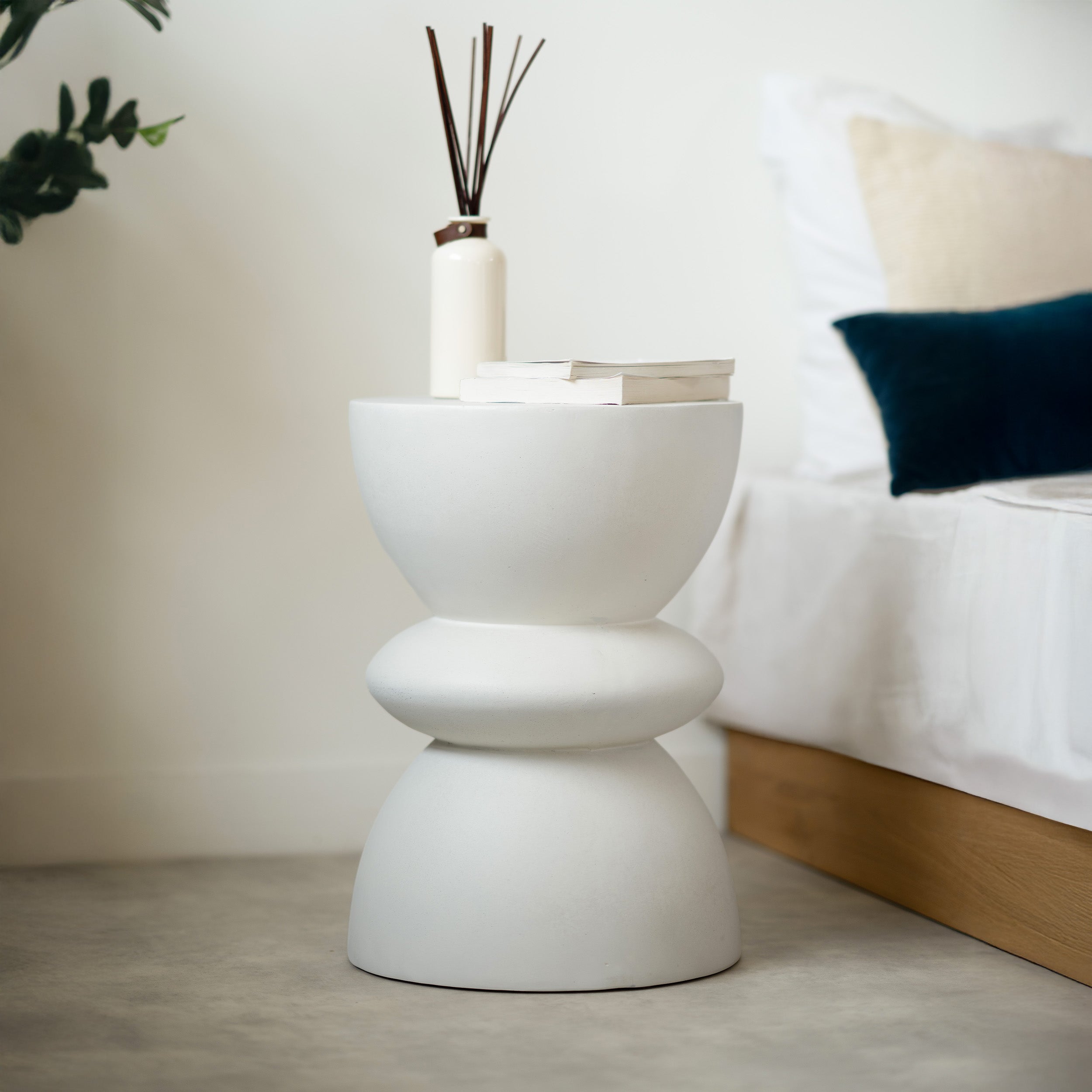 maupiti_table_appoint_chambre_chevet_beton_brut_blanc