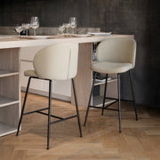 Barstuhl Groom aus beigem Bouclé-Stoff, 66 cm (Set von 2)