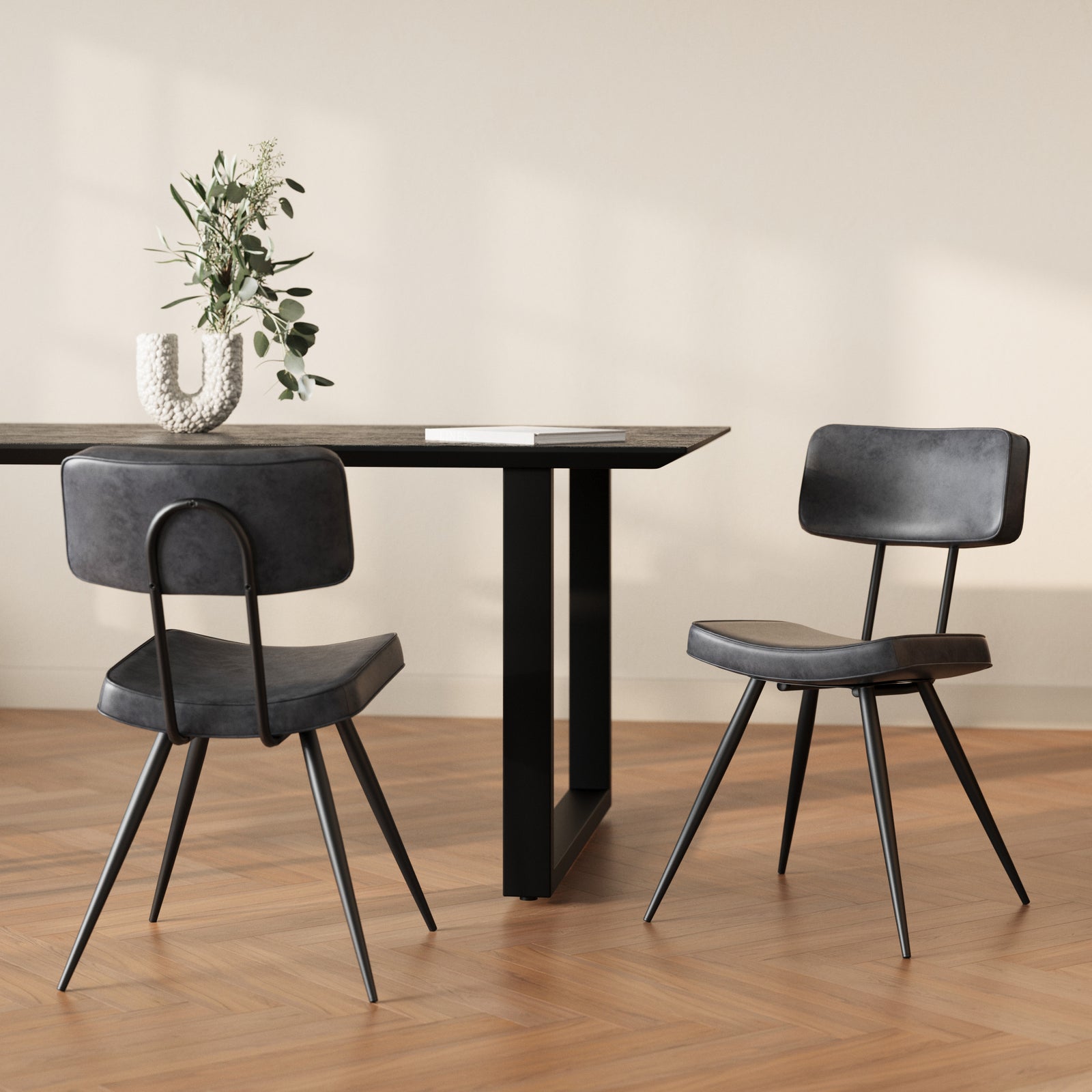 2 chaises en cuir synthetique noir et gris fonce texas