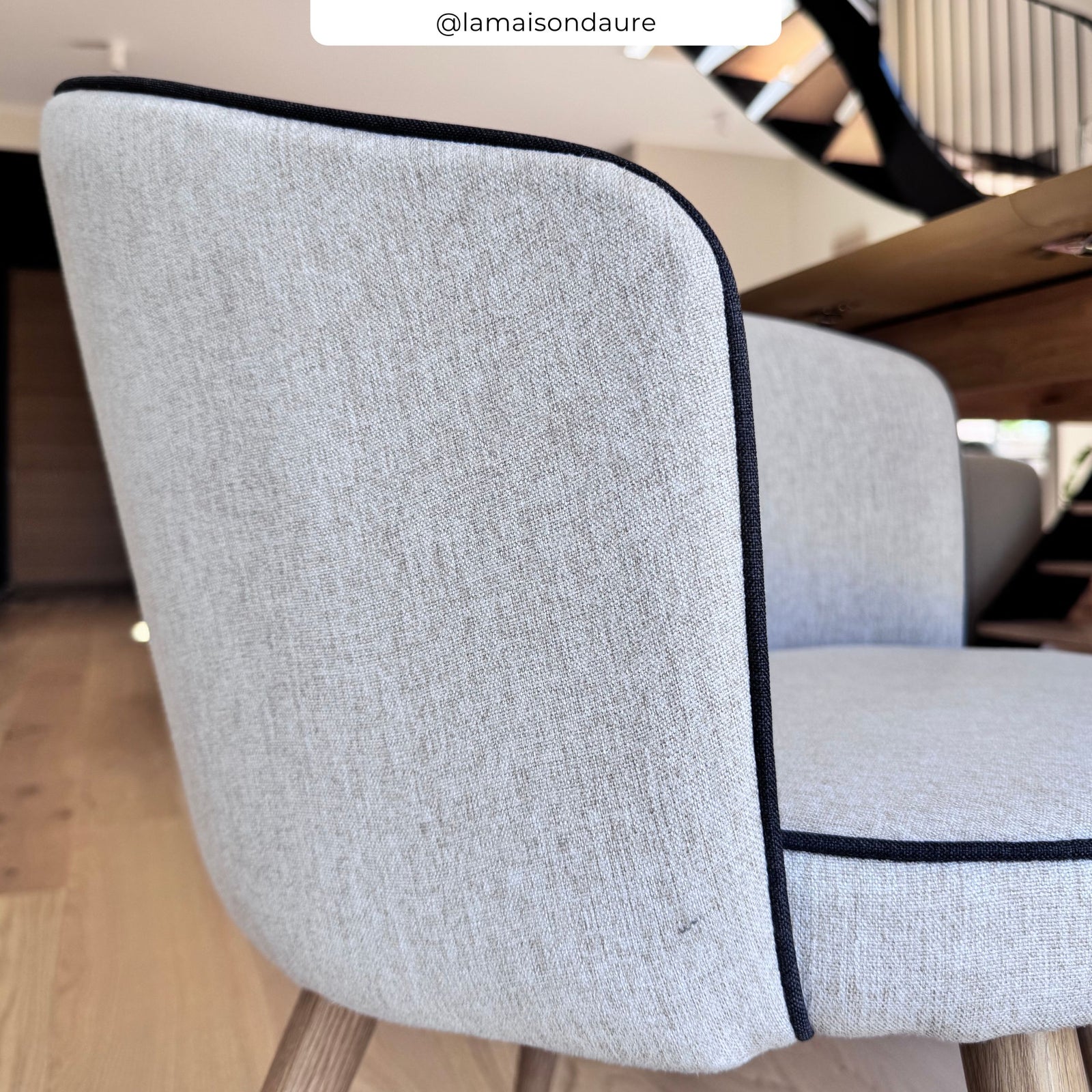 2 chaises en tissu beige chiara pied imitation bois