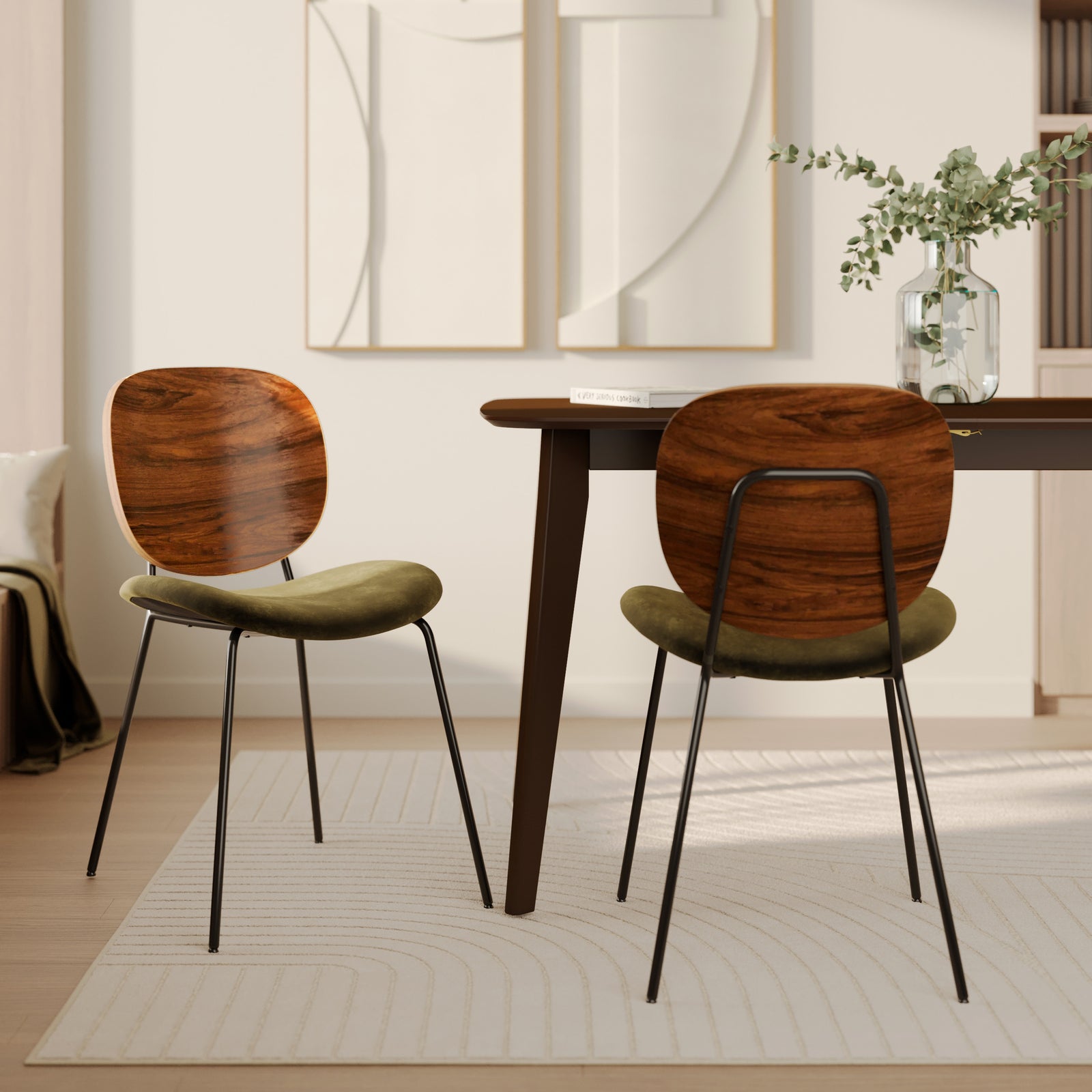 2 chaises marron et kaki en velours