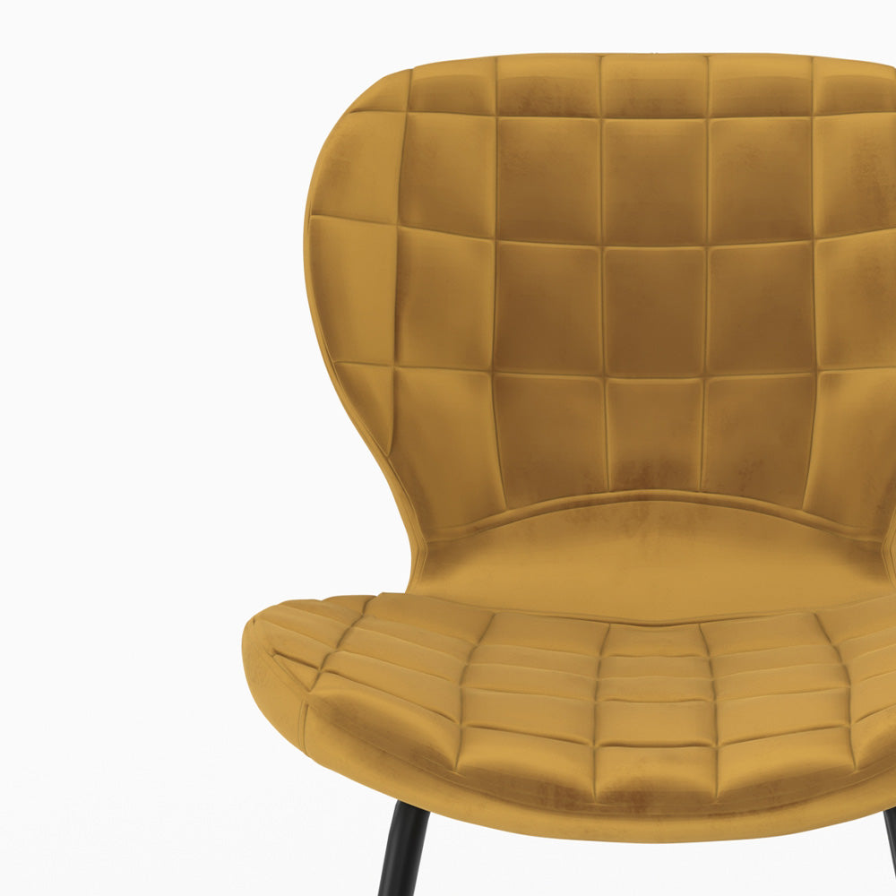 2 chaises mazzia en velours jaune curry pieds metal