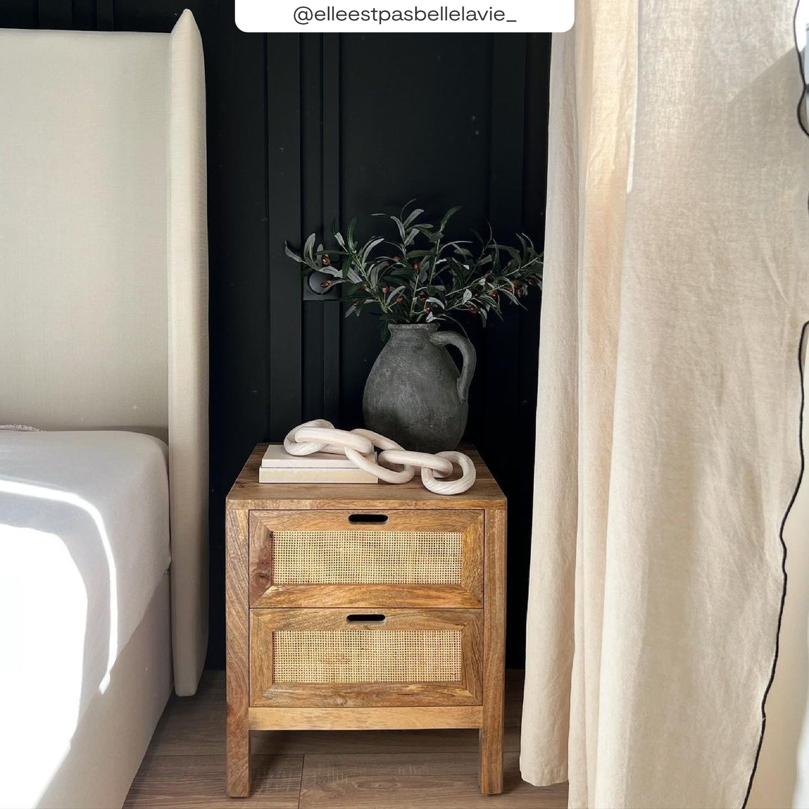 acheter table de chevet en cannage et en bois pratique