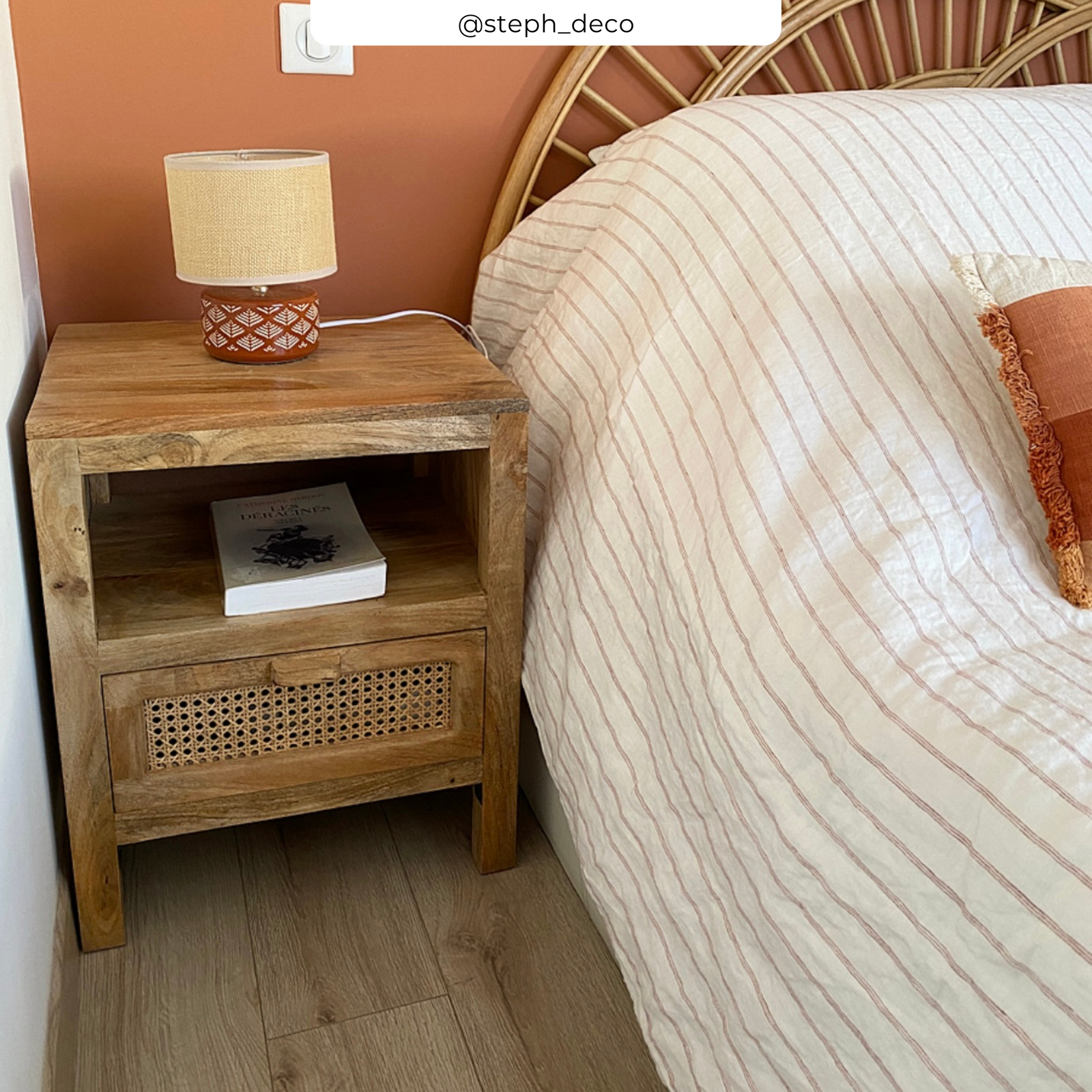 acheter table de chevet tiki cannage ugc