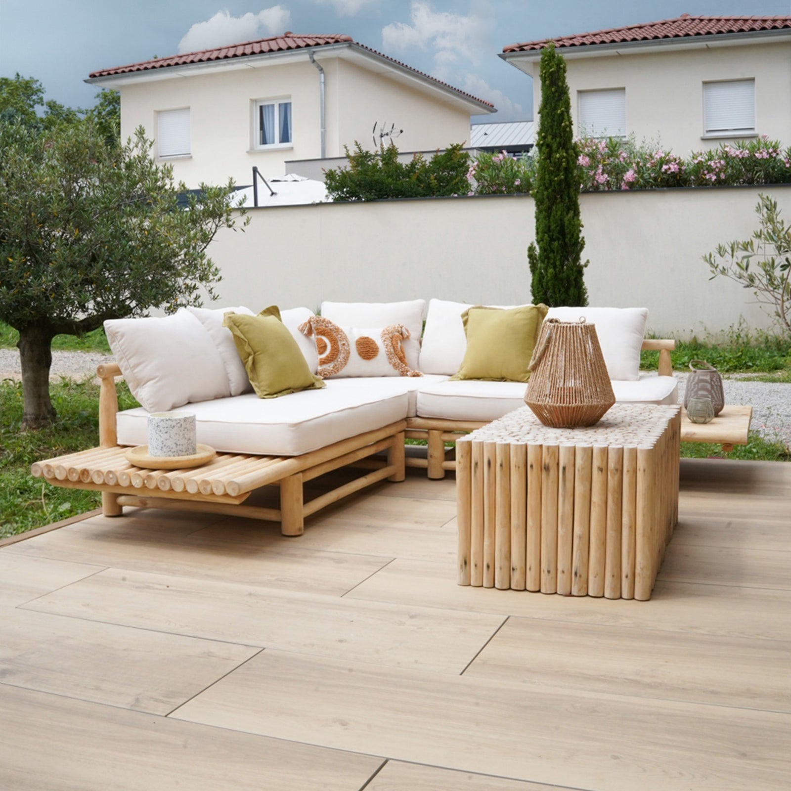 canape de jardin sunny blanc et bois ambiance