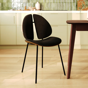 chaise coccinelle en velours noir pieds noirs et bois