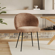 Silla Bloomy de terciopelo chenillé café crema y metal negro