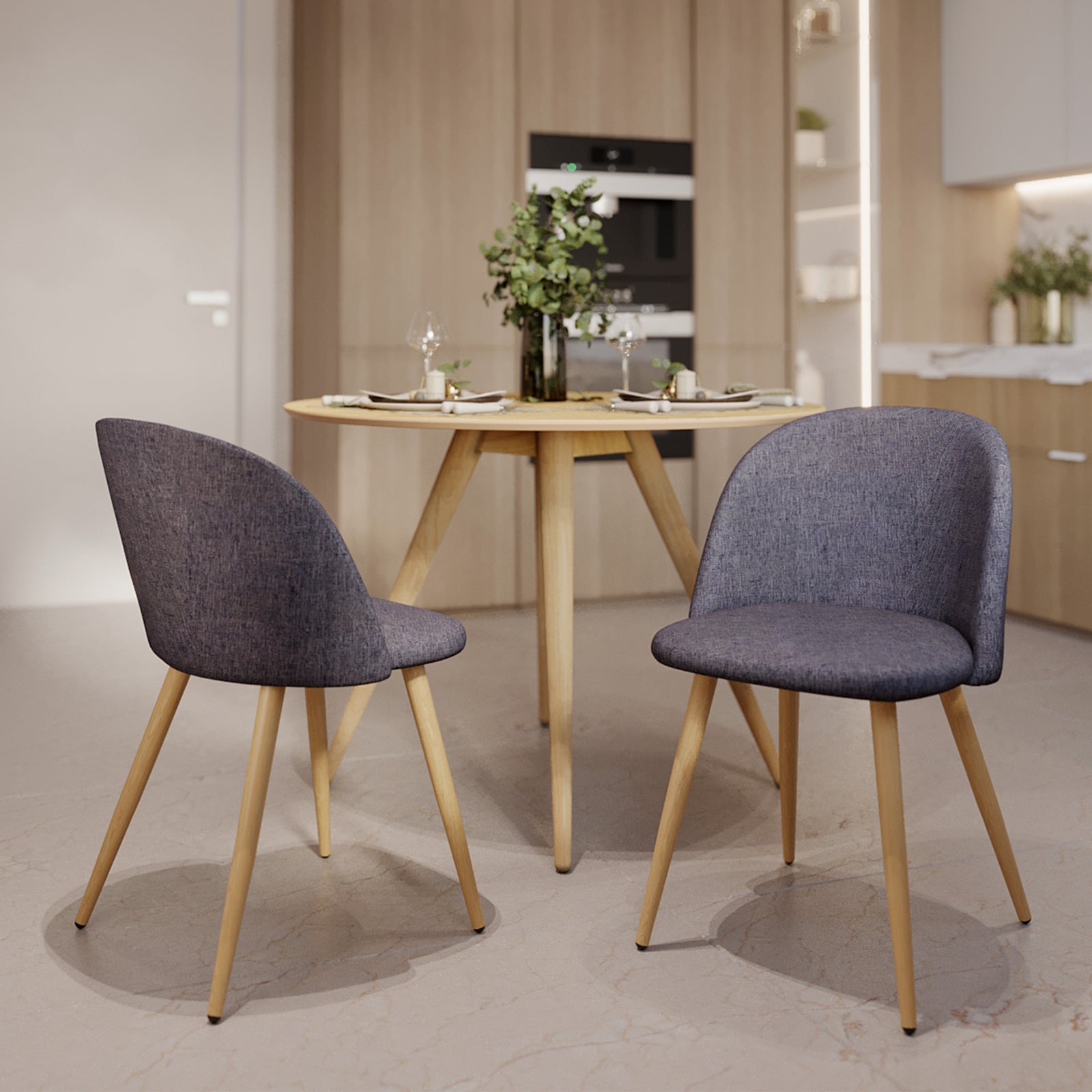 chaise cozy en tissu gris fonce et pieds bois