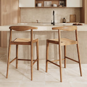 Lot de 2 chaises pour îlot central 64 cm Alia en bois de teck vernis et cannage