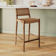 Set di 2 sedie da bar Yaba in teak verniciato e tessuto bouclé