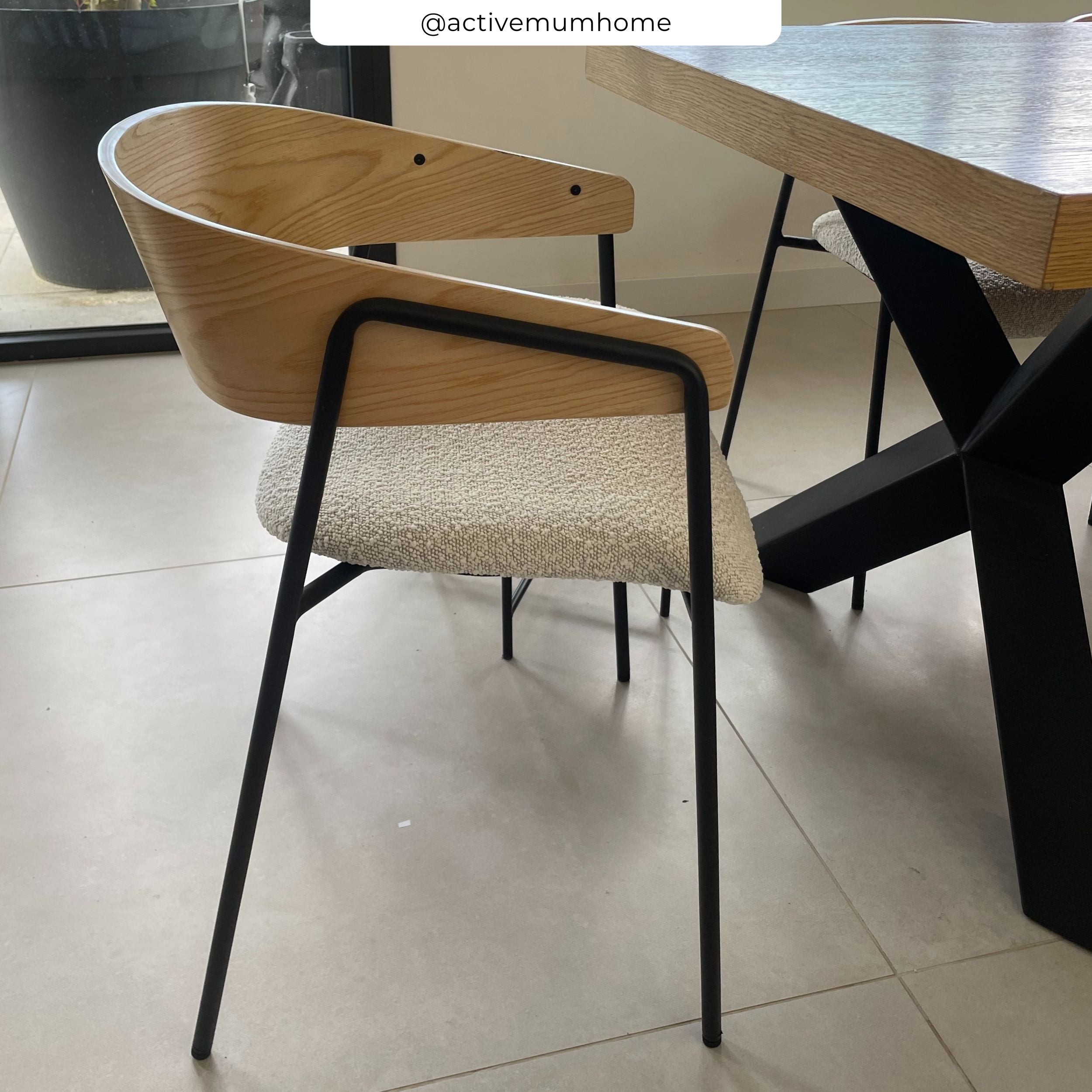 chaise en tissu boucle blanc esmee dossier en bois de chene lot de 2