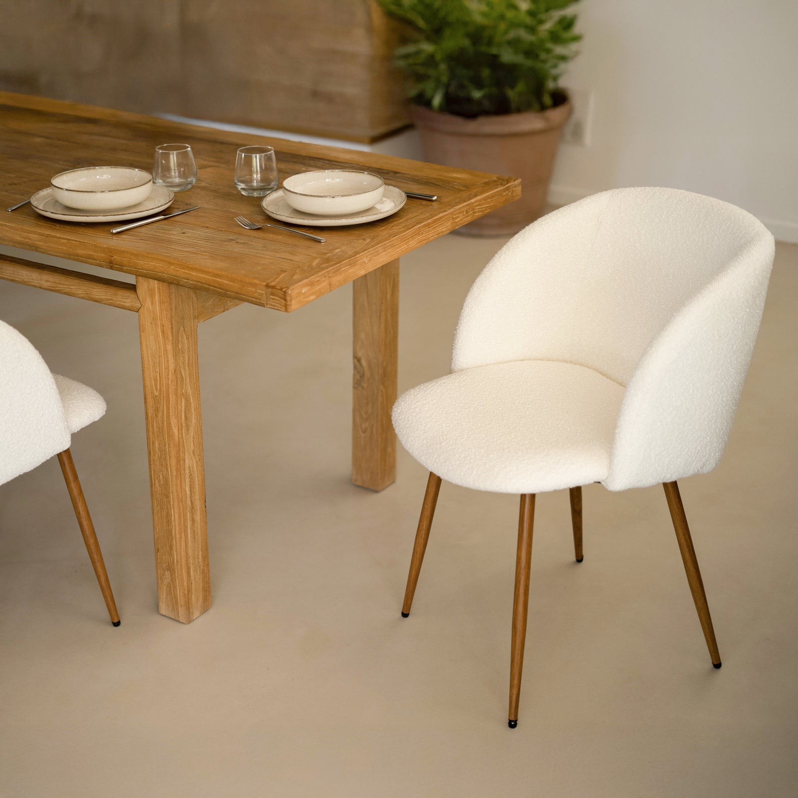 chaise tissu boucle swan couleur beige lot 2