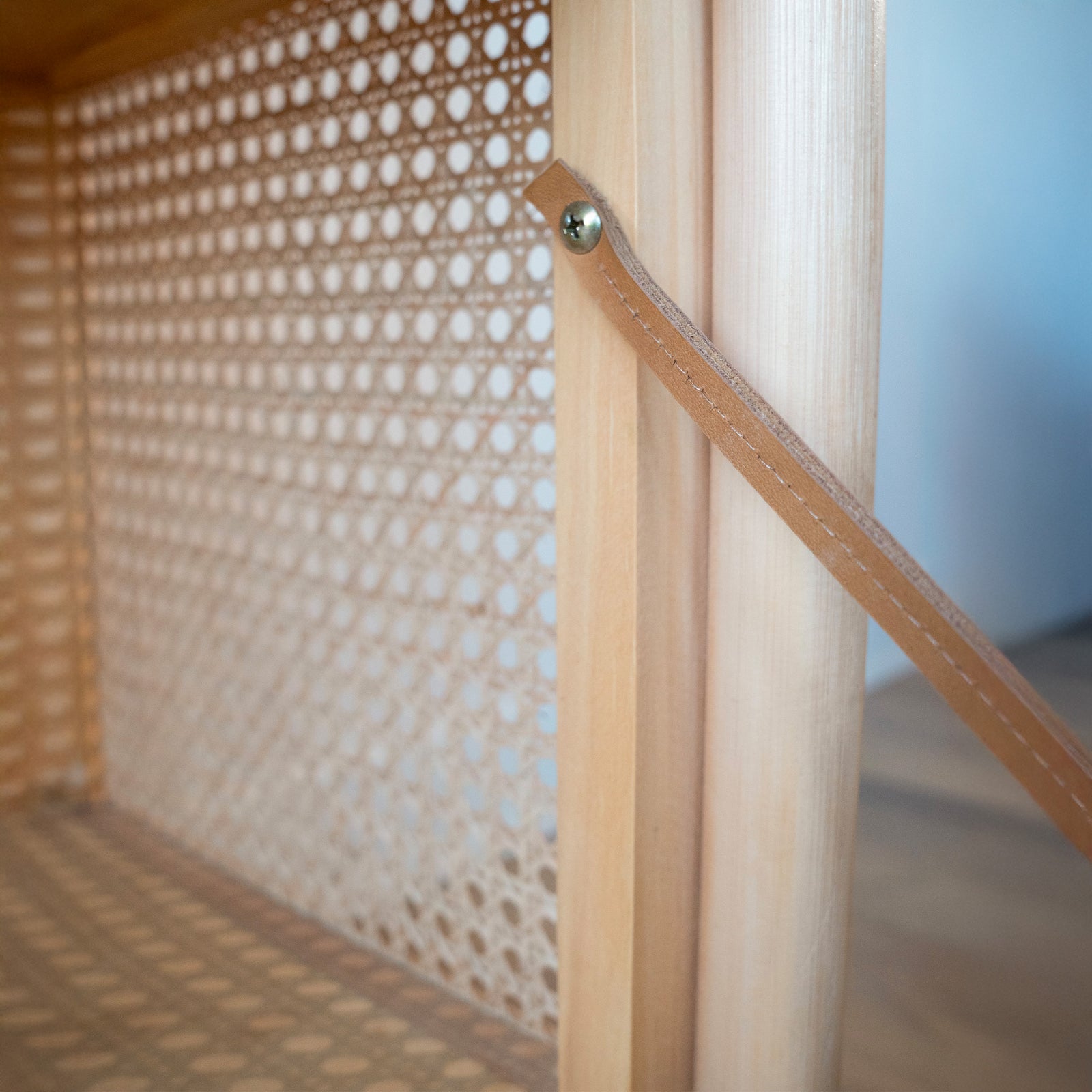 commode_alata_cannage_detail_cuir_clair