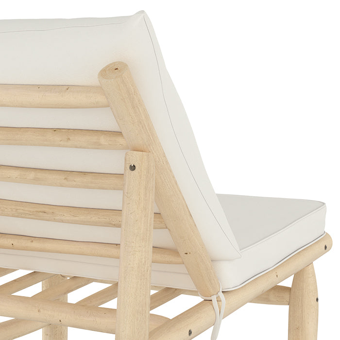 fauteuil de jardin makam en bois de teck et coussins blancs