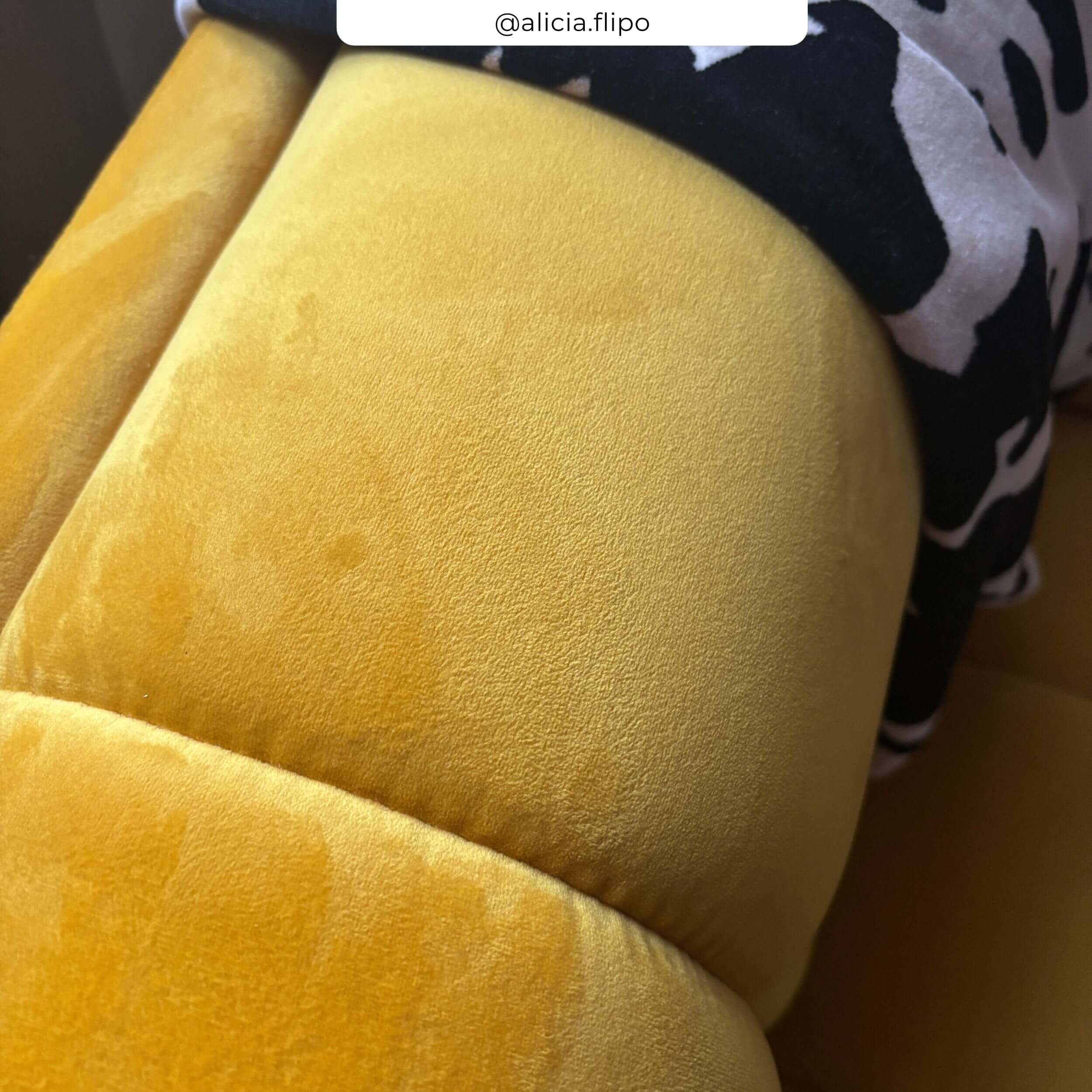 Sillón Mona en terciopelo amarillo