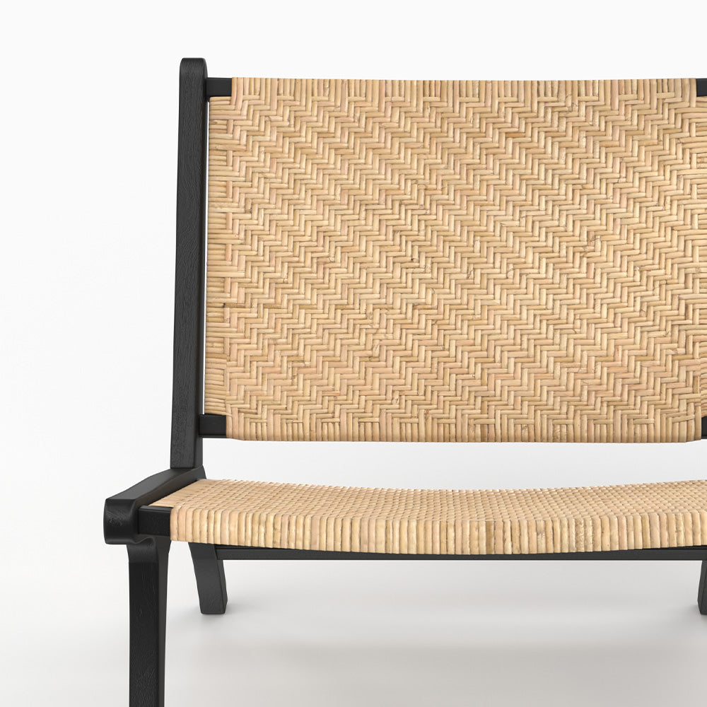 Fauteuil Kilka en bois de teck noir et tressage chevron en rotin