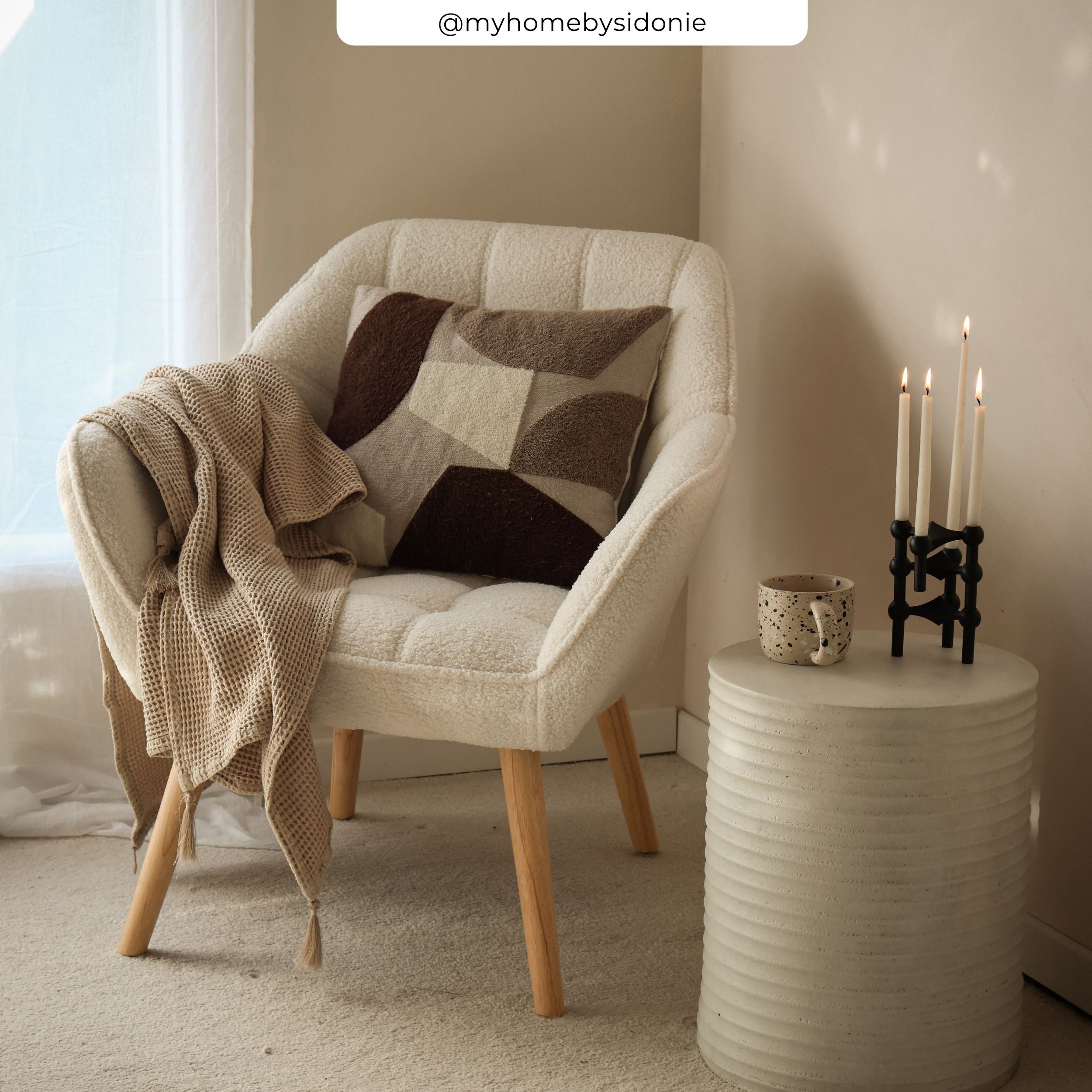 Fauteuil Simba en tissu bouclé blanc