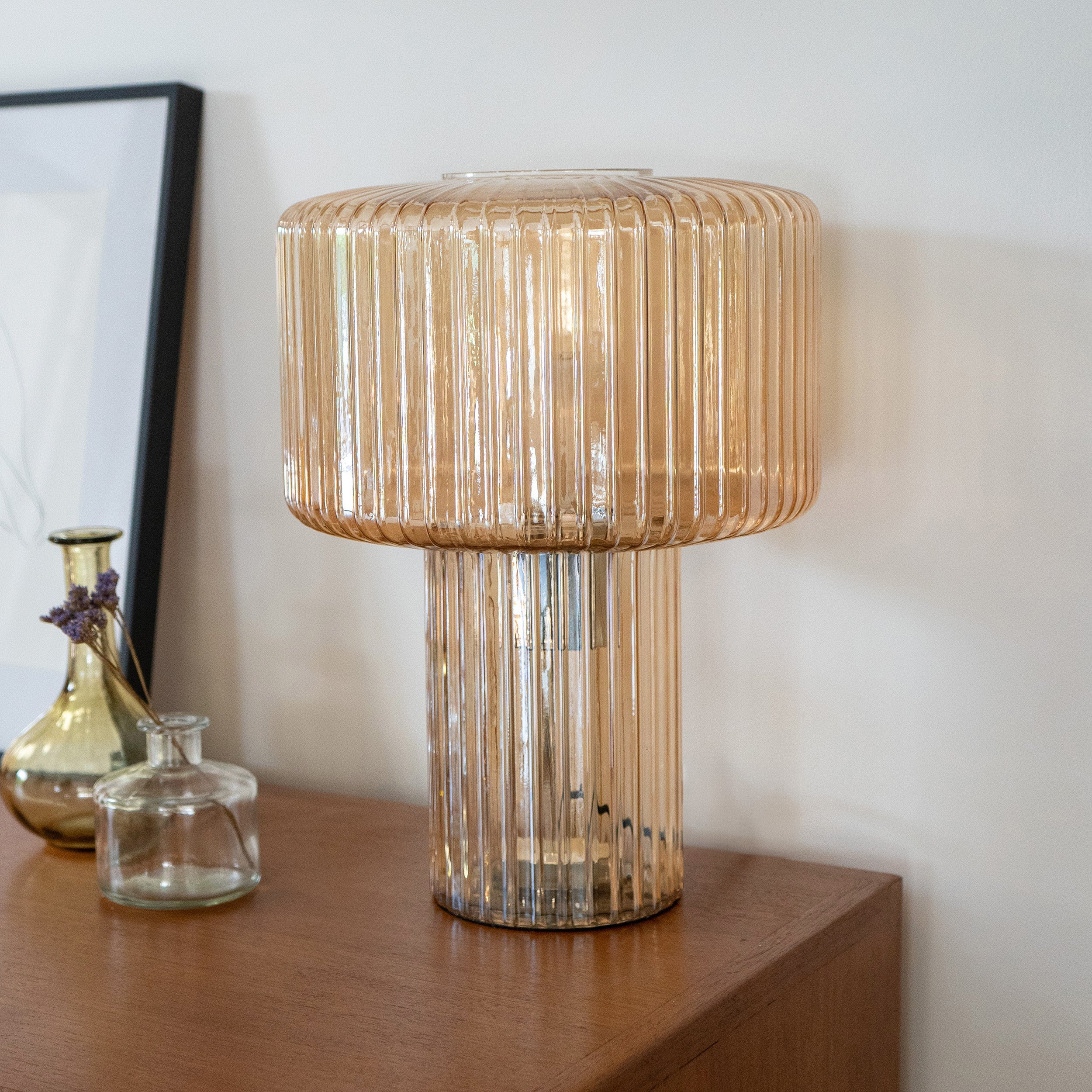 jolie lampe a poser en verre verra