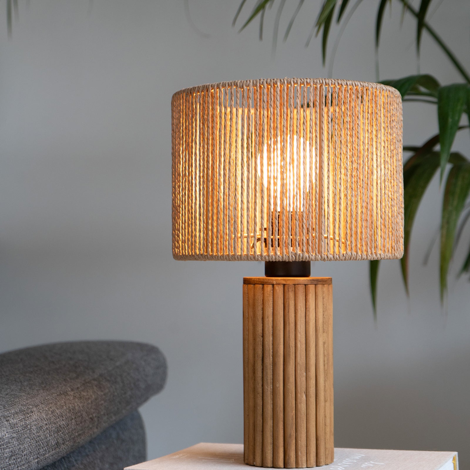 jolie lampe a poser mira en bois et corde