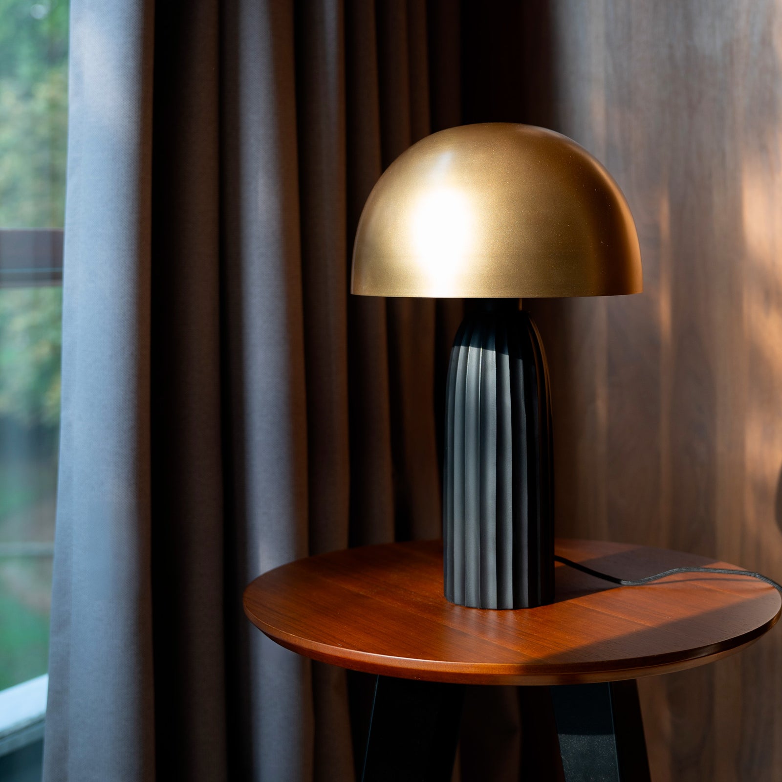 lampe champignon en metal noir dore joy_chambre_chevet