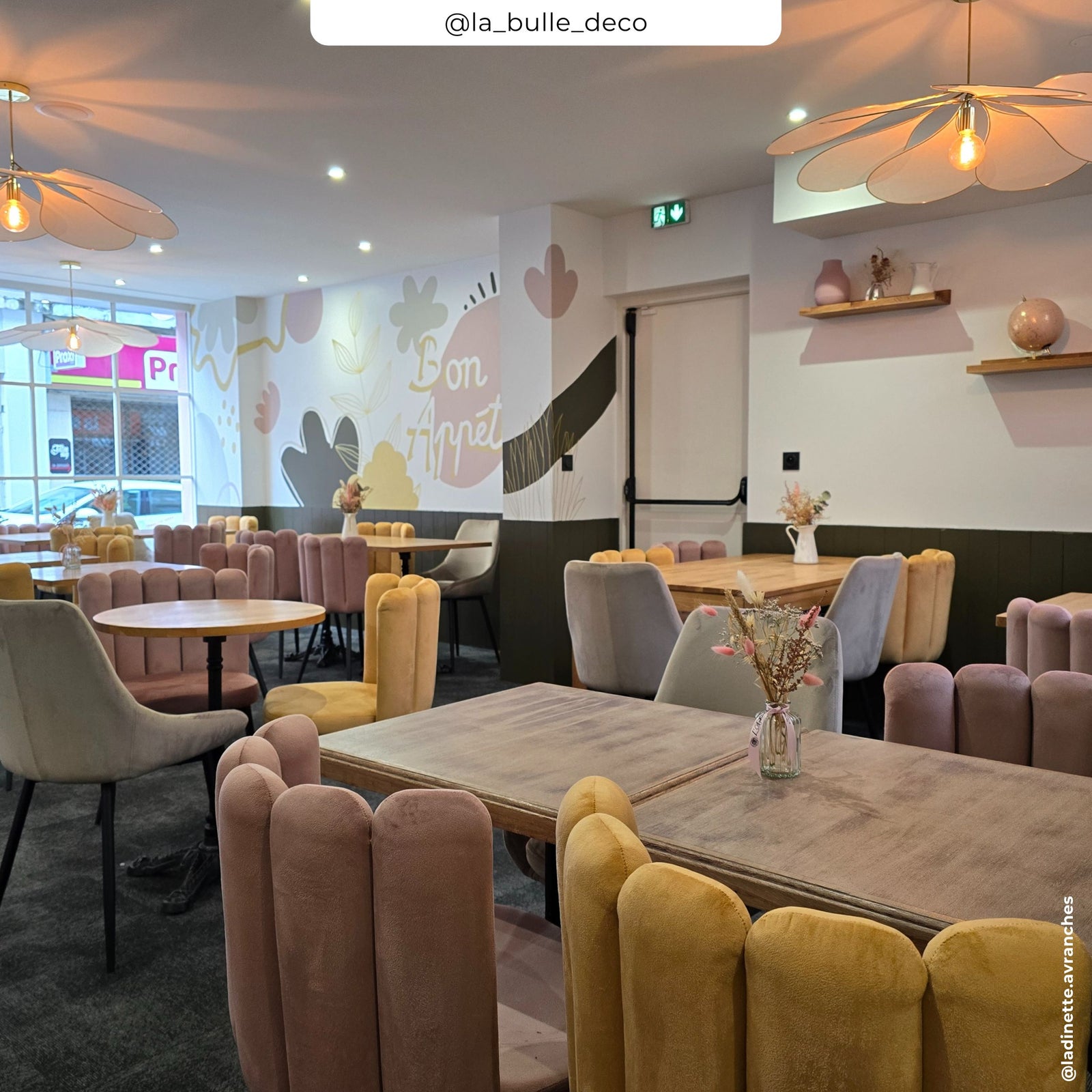 lot de 2 chaise rosy en velours rose pieds en metal noir