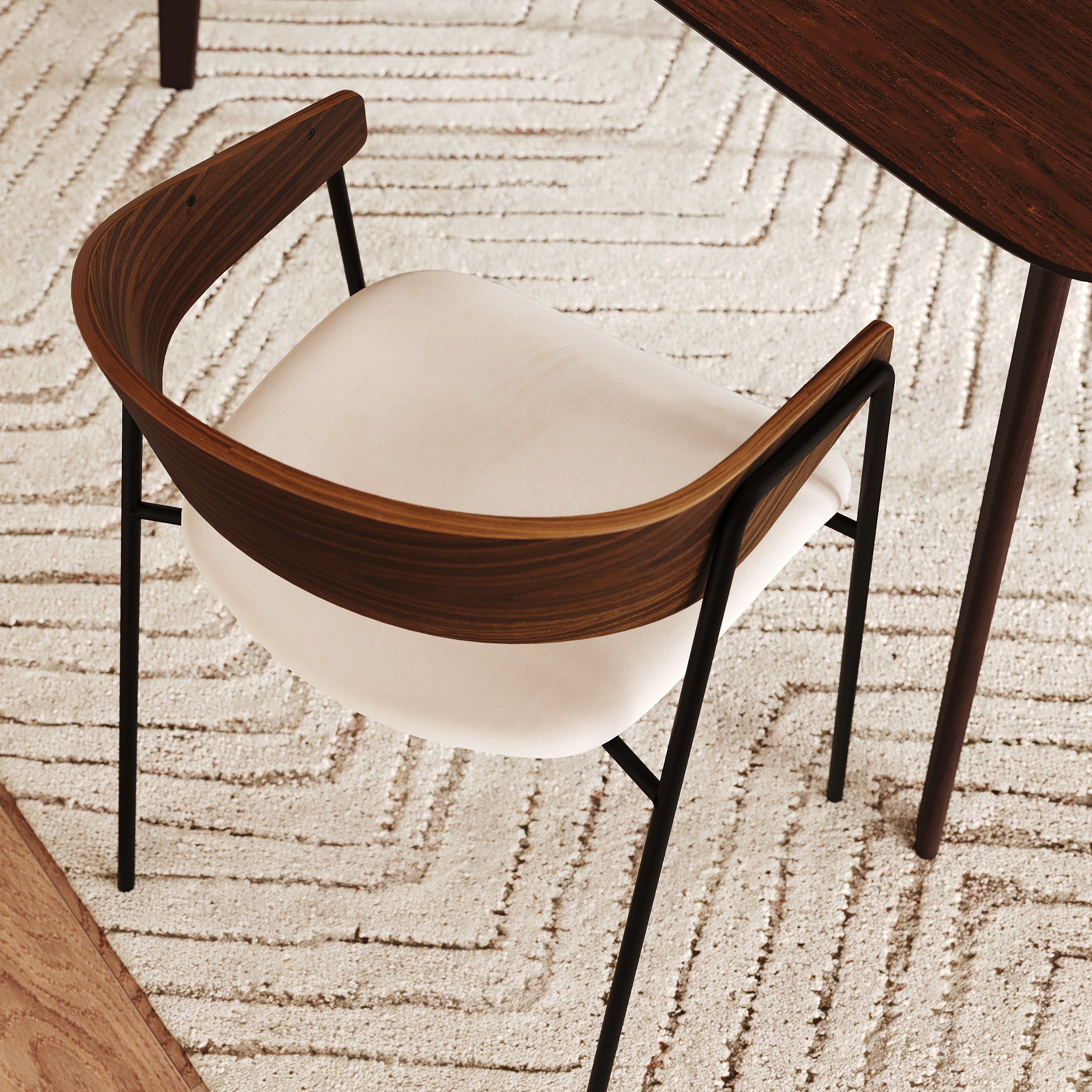 Lot de 2 chaises Esmée en velours blanc cassé et bois de noyer