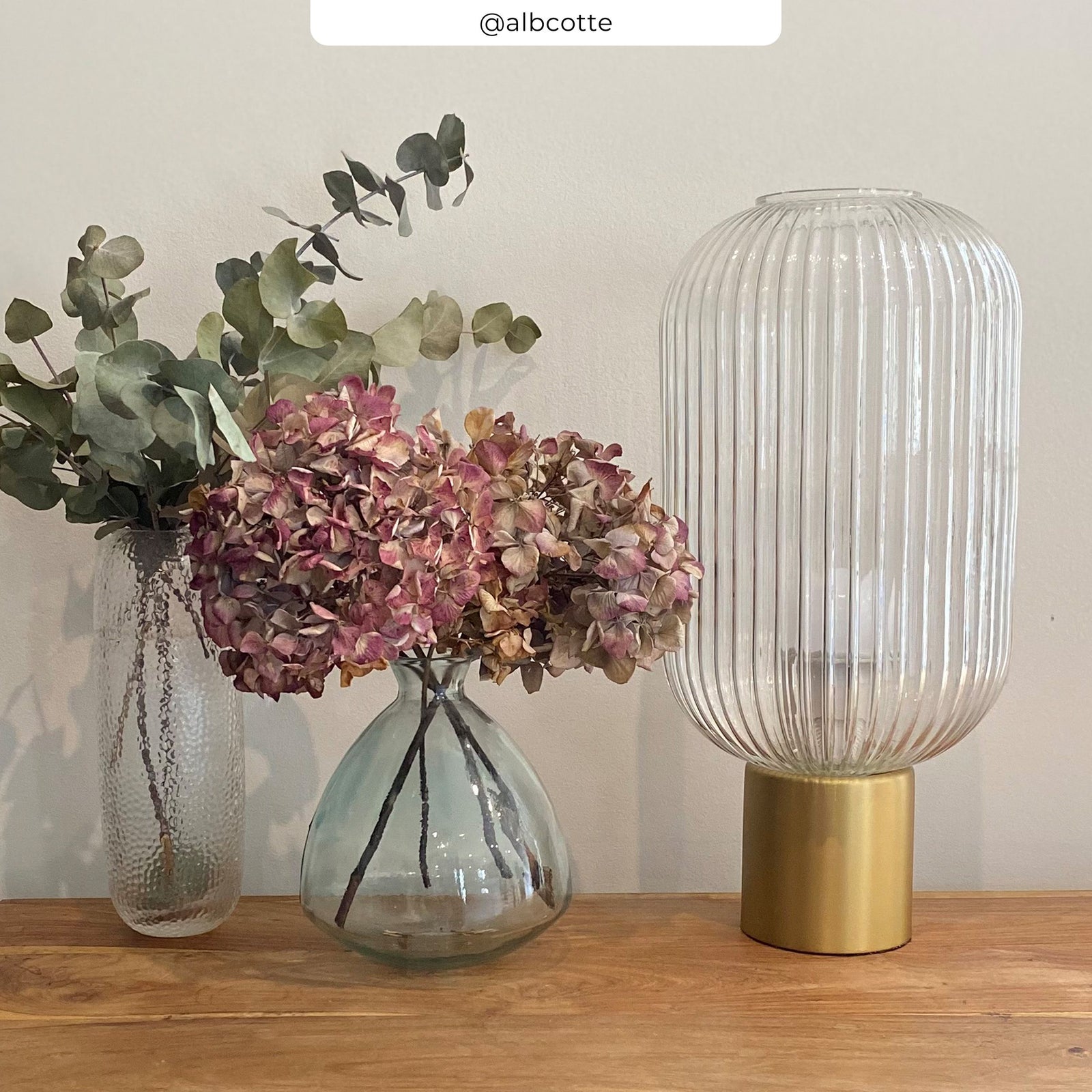 lou lampe a poser verre cannele et dore