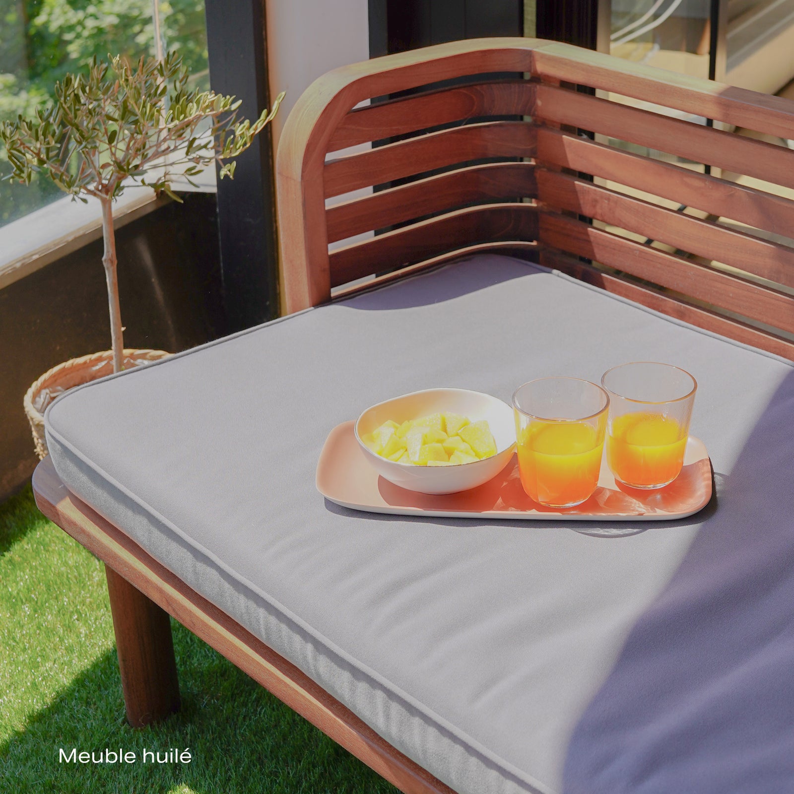 meuble huil_ acheter fauteuil avec tissu gris et en bois de teck rdv deco