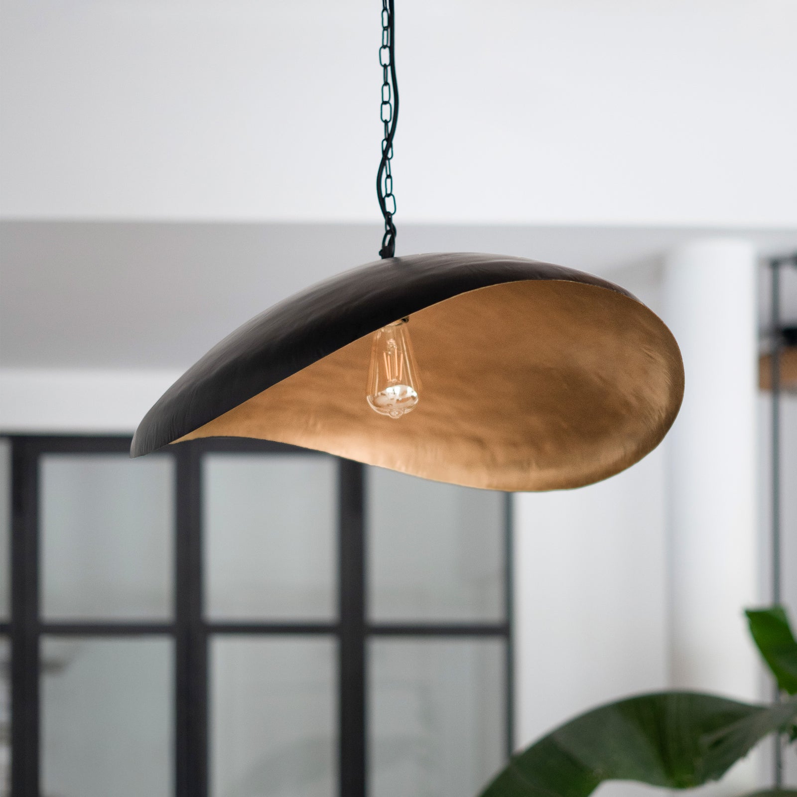 pacha suspension en metal noir et dore diametre 74 cm_1__2