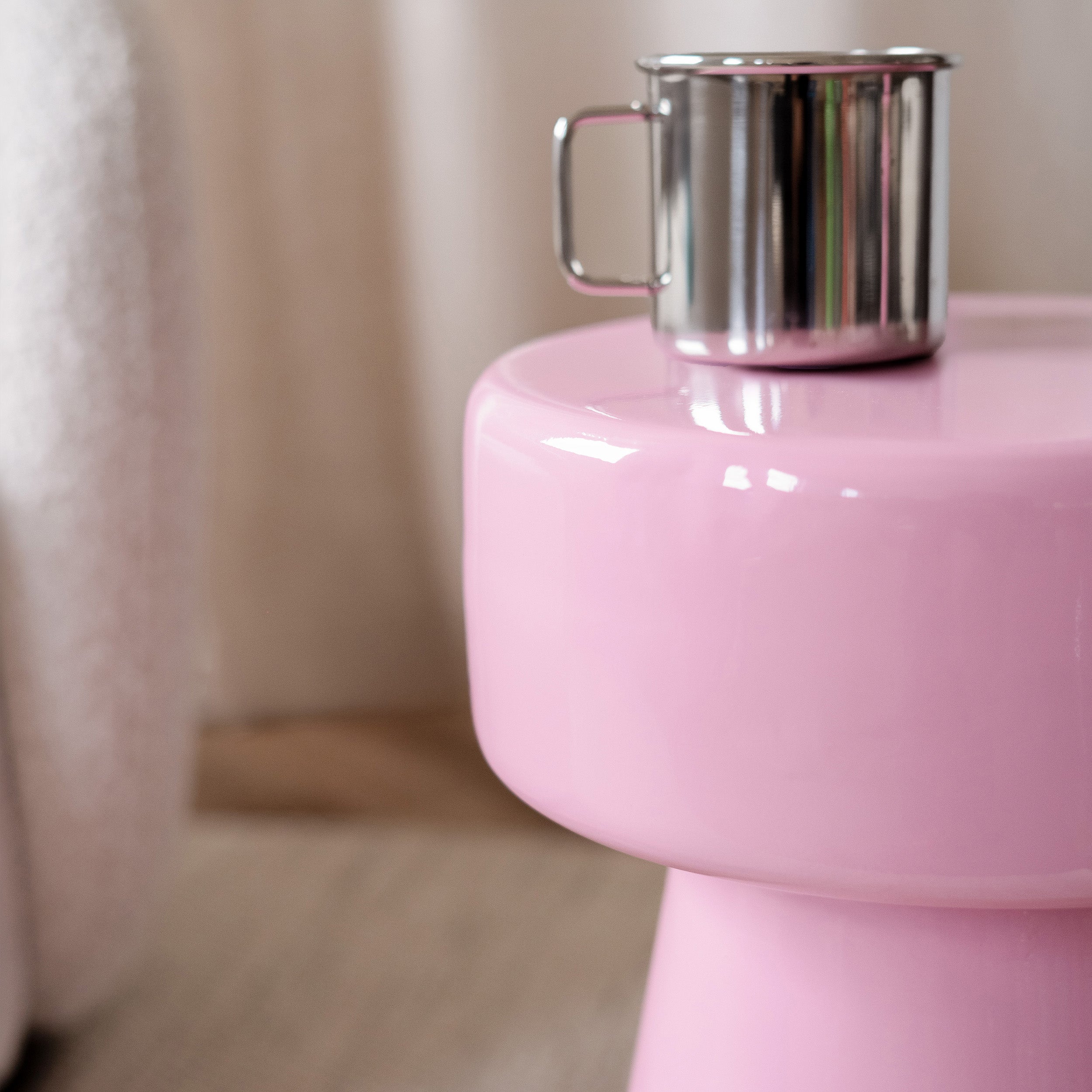 Tavolino Athéna in metallo rosa