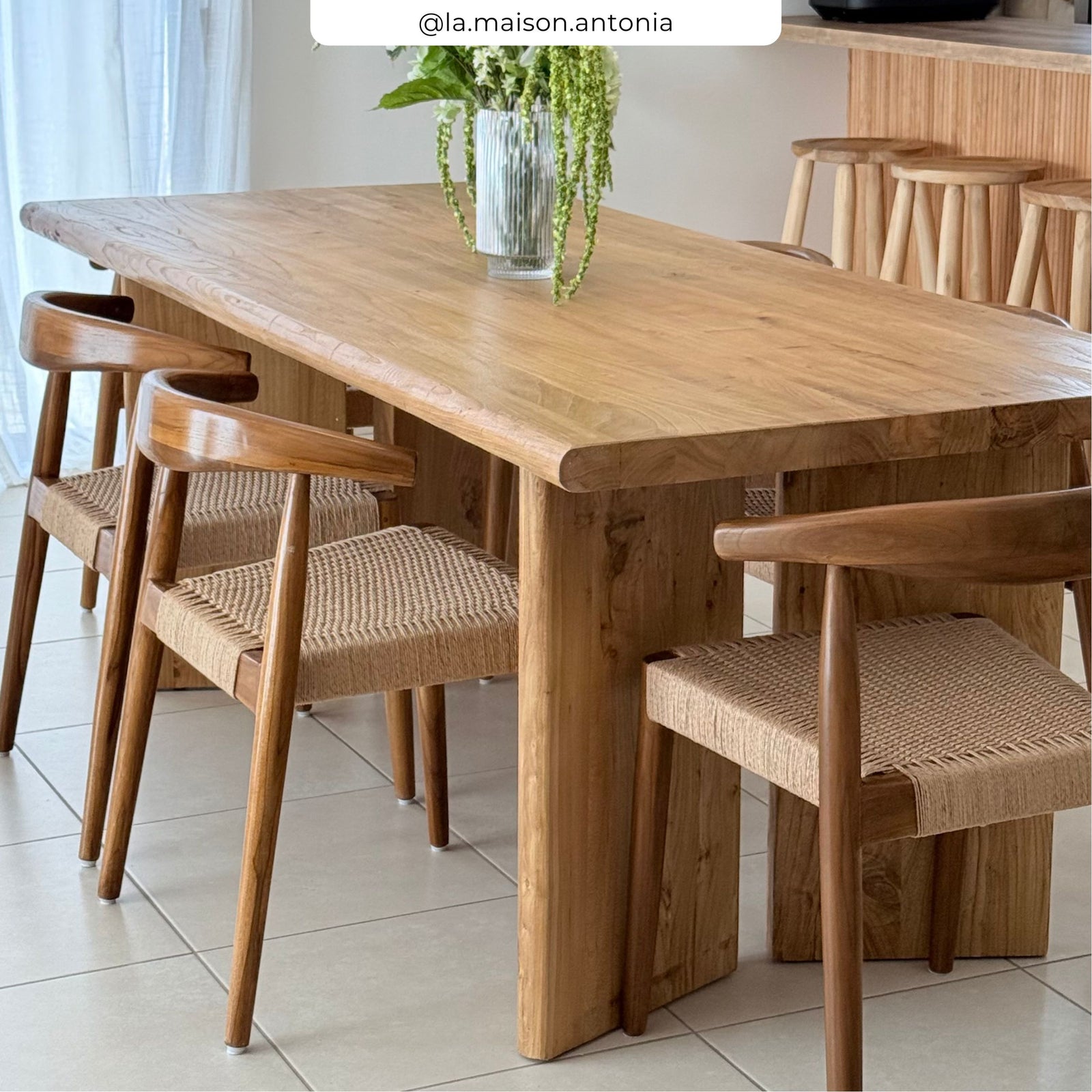 table rectangulaire bois orme 8 places albanne