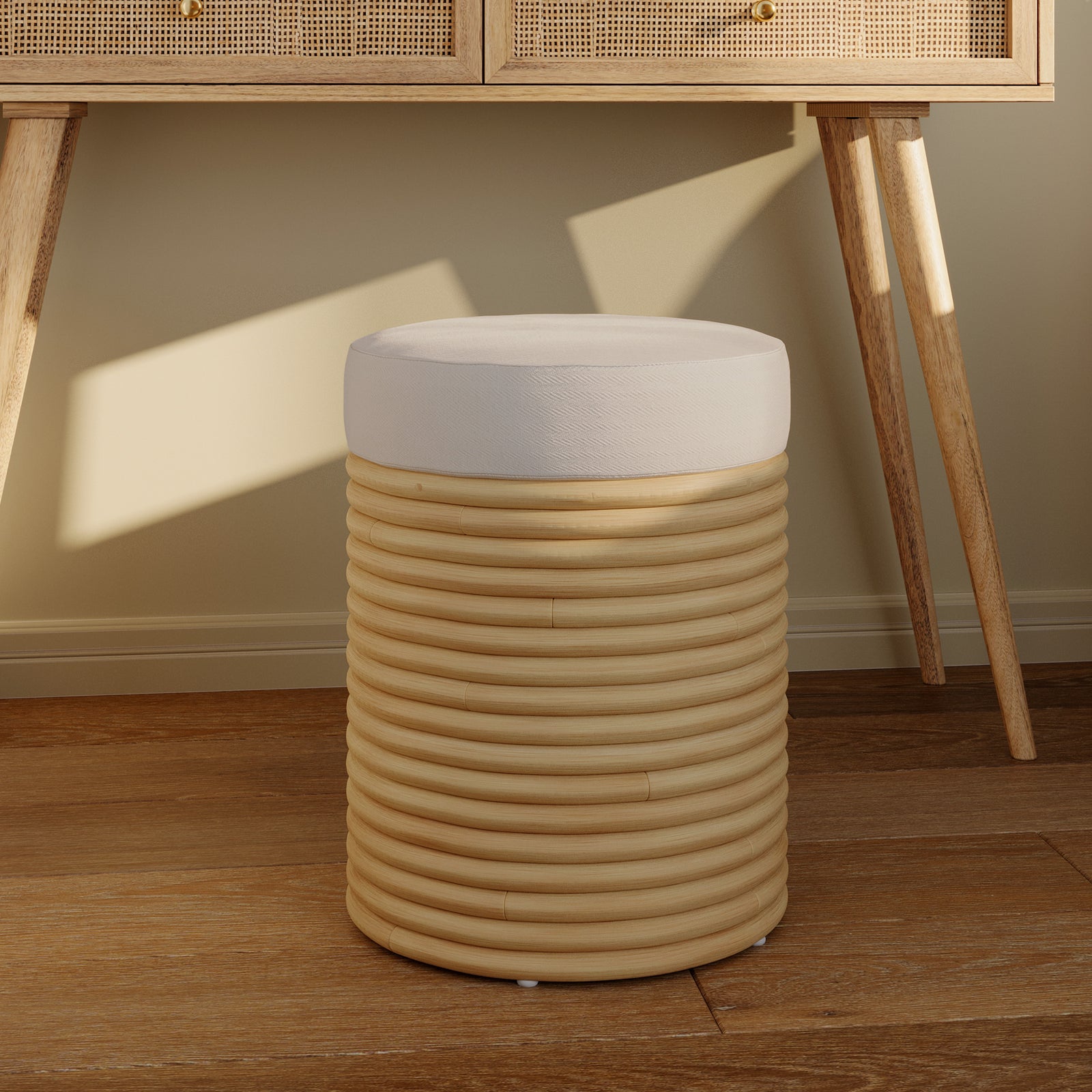 tabouret beige et creme tissu et rotin rond thea