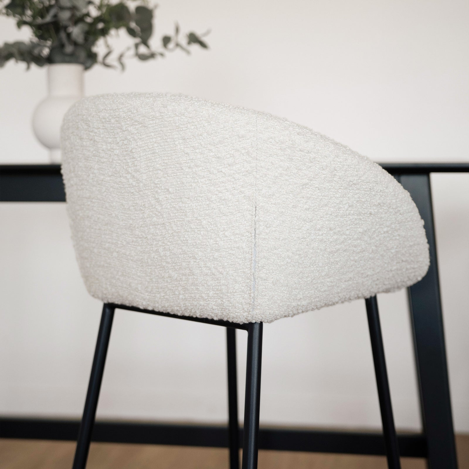 tabouret_bar_cuisine_bouclette_haute_noir_blanche