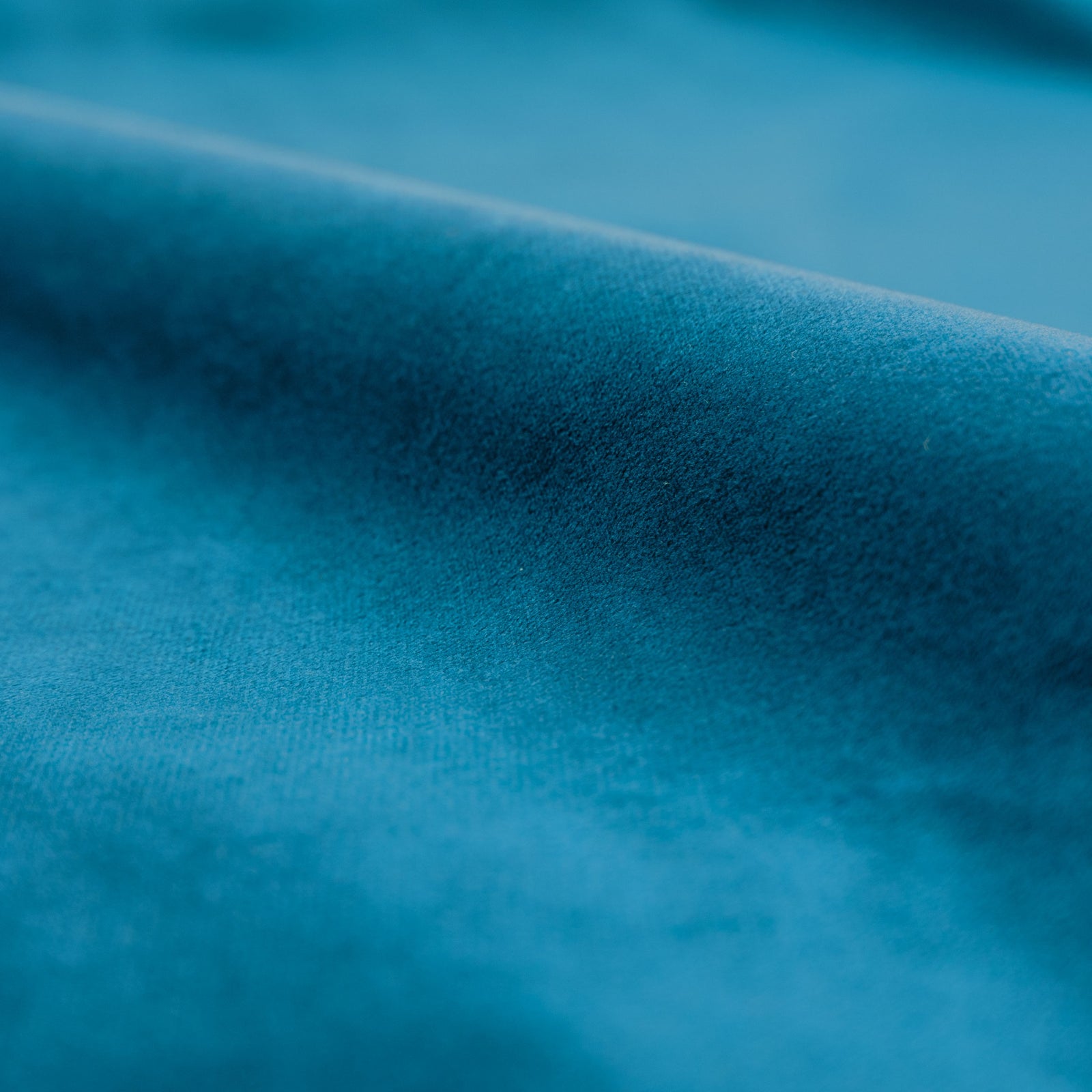 zoom matiere velours bleu mazzia